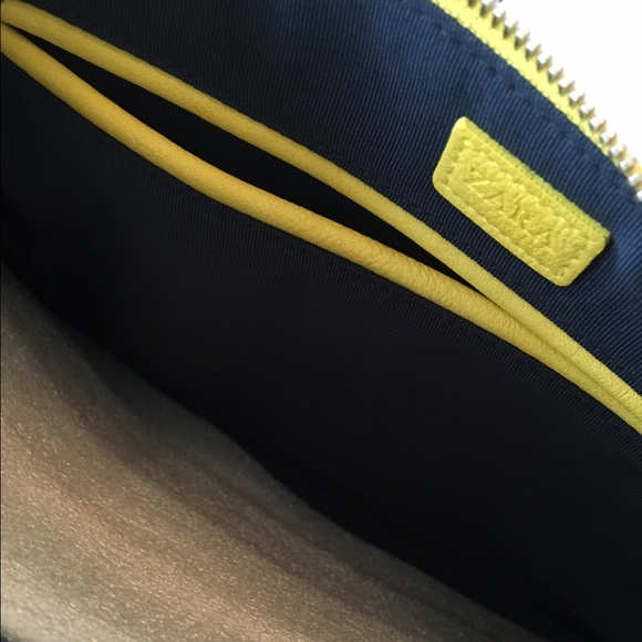 ❌SOLD❌ Zara Neon Clutch - Picture 3 of 4