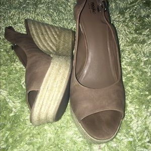 Brown wedges