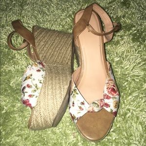 Flower wedges