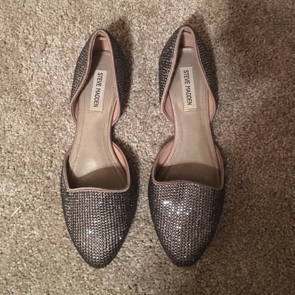 Steve Madden cut-out flats