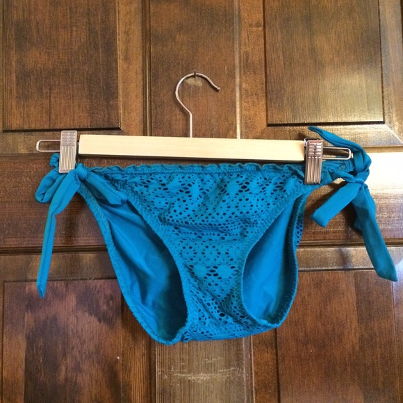 BECCA Other - Becca turquoise crochet bikini bottoms