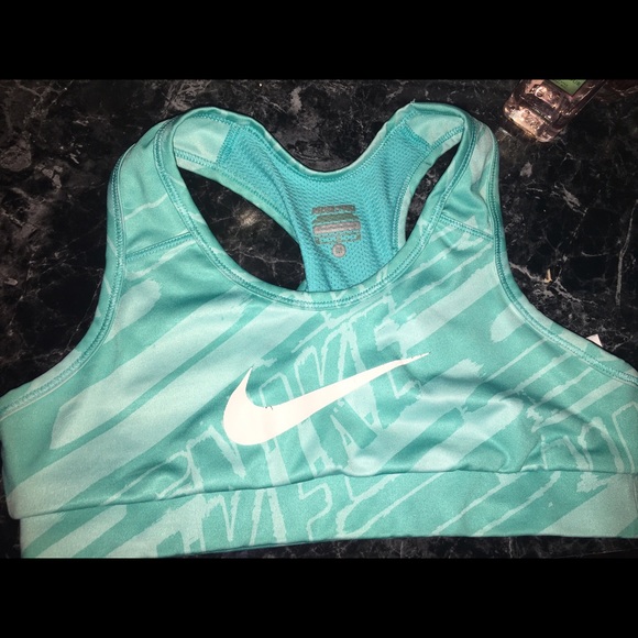 Nike pro sports bra