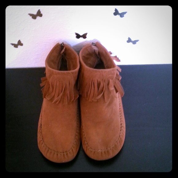 Suede fringe booties moccasins