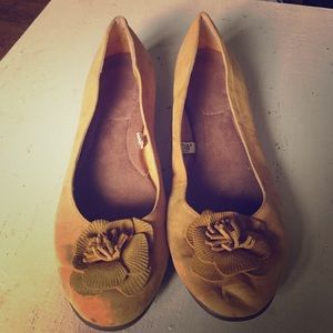 Mustard colored floral flats size 11