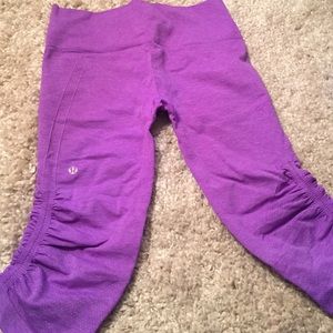 Lululemon in the flow crops