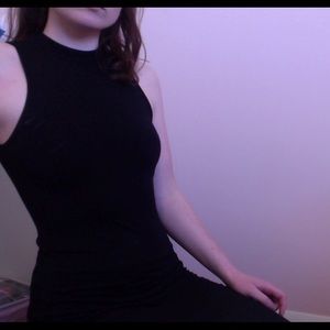 vampira black dress