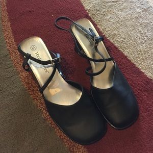 Black dress shoes