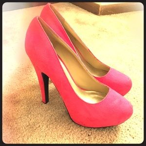 Pink size 8 shoedazzle care heels!