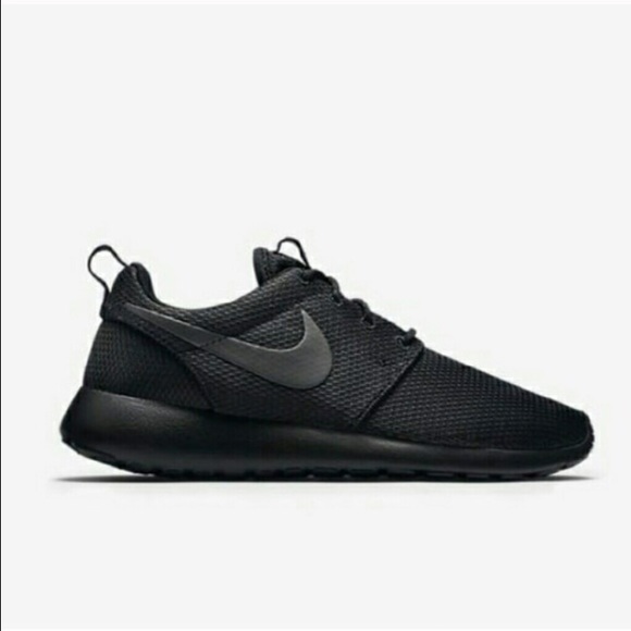 ISO- in search of these shoes 8 1/2 to a 9 women's