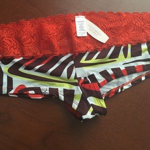 Very sexy hip hugger NWT