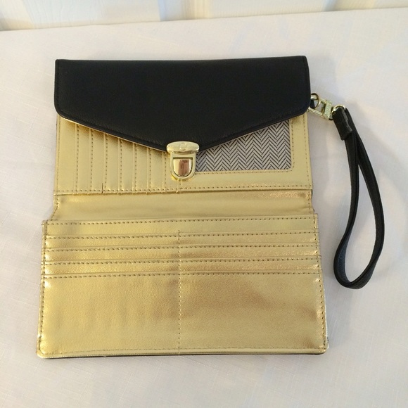 ❌SOLD❌ Steve Madden Black Gold Wallet Wristlet - Picture 2 of 4
