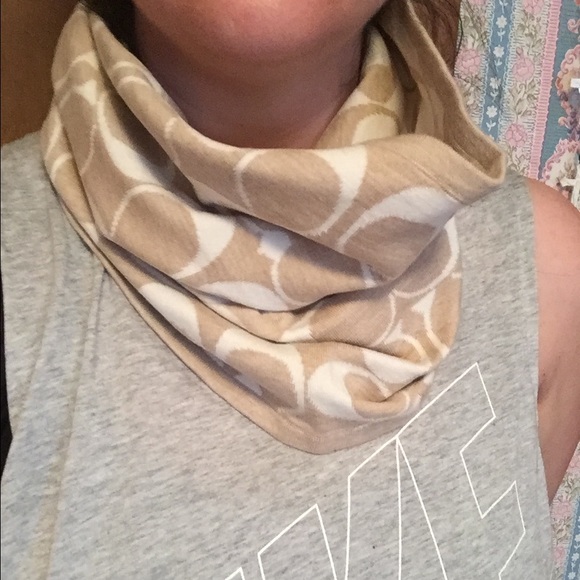 Coach Infinity Scarf - Picture 2 of 2