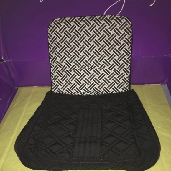 Vera Bradley mailbag in Classic Black NWT - Picture 2 of 4