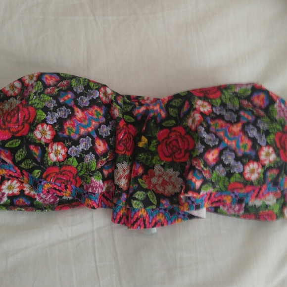 Strapless bathing suit top