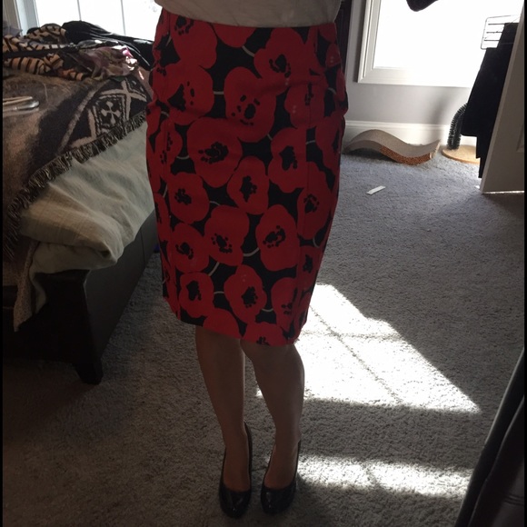 Red and Black Flower Pencil Skirt