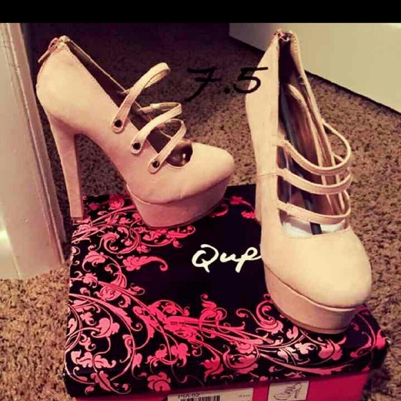 Shoes - Nude heels
