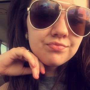 Meet your Posher, Jade