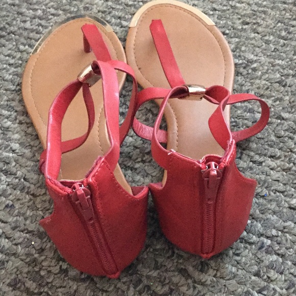 sandals - Picture 2 of 4
