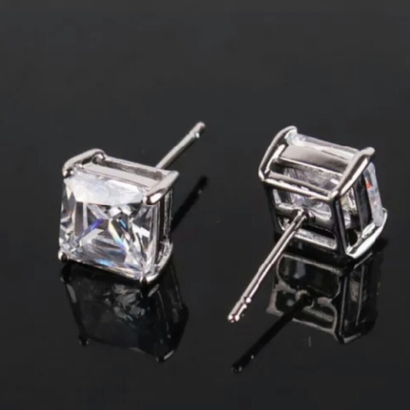Brand 🆕Beautiful 9k White Gold Filled Flawless CZ