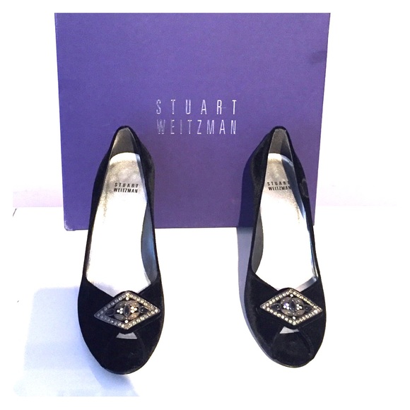 BRAND NEW Stuart Weitzman heels