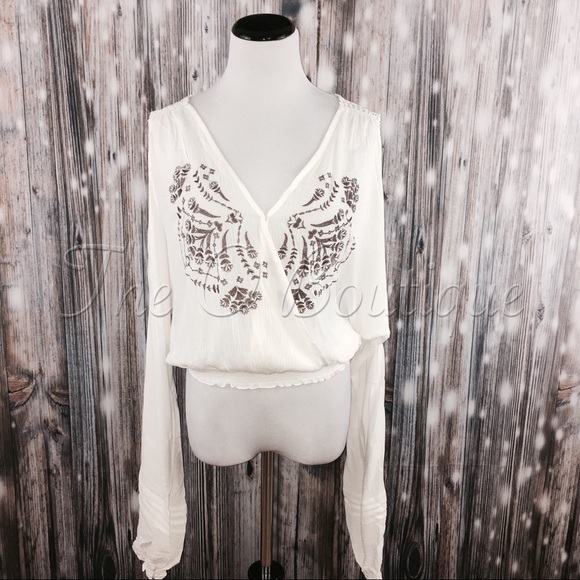 🎉CLEARANCE🎉Cold Shoulder Embroidered Peasant Top - Picture 3 of 4