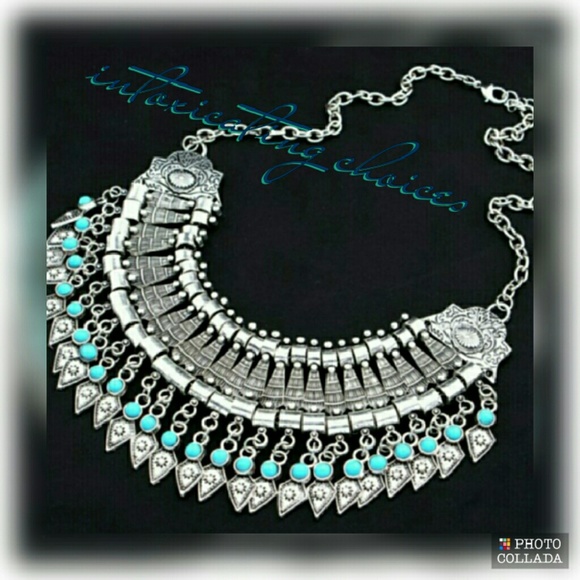 Modern vintage-look statement bib necklace. NIP - Picture 1 of 3