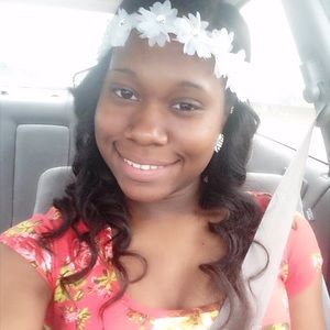 Meet your Posher, Desiree