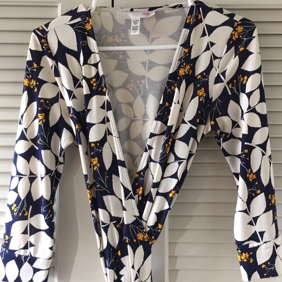 Diane von Furstenberg Dresses & Skirts - Diane von Furstenberg Wrap Dress