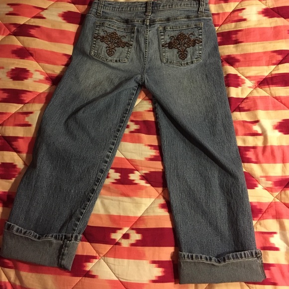 So Stretch Capri Style Jeans - Picture 4 of 4