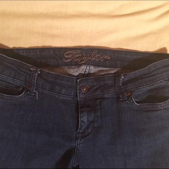 Delia's Taylor Dark Blue Jeans 9/10 Regular