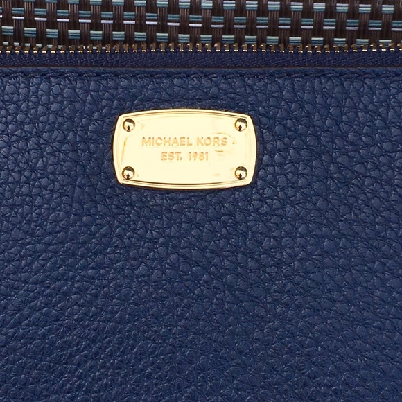 ❤️❤️❤️Blue leather wristlet - Picture 2 of 4