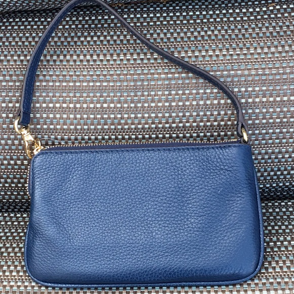 ❤️❤️❤️Blue leather wristlet - Picture 3 of 4