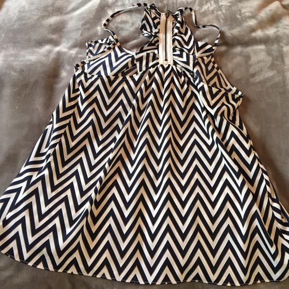 Chevron Tank Top - Picture 2 of 3