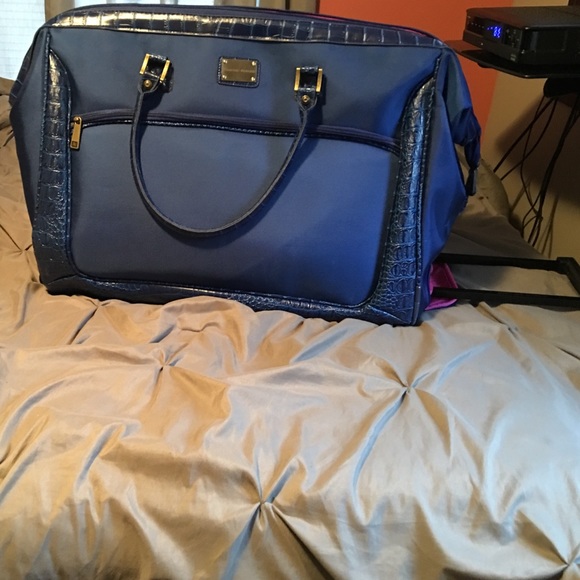 Very large stylish traveling bag