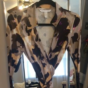 Diane Von Furstenberg silk wrap top!