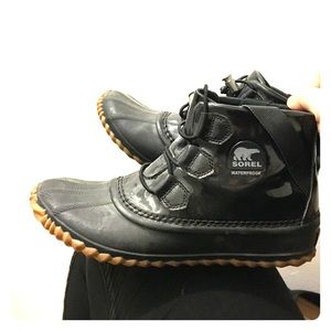 Sorel - Out 'n About Leather Boot