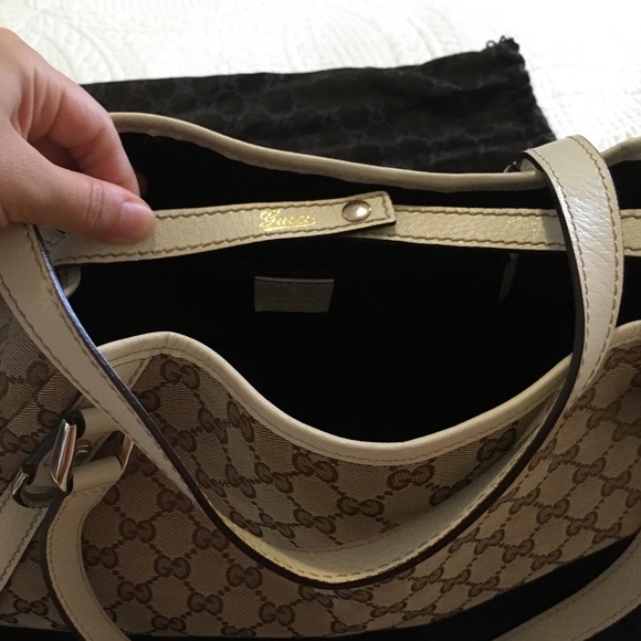 🚫SOLD🚫Authentic Gucci Abbey like new - Picture 2 of 4