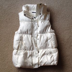 Gap white puffer vest