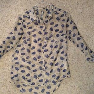 Skull pattern tan shirt