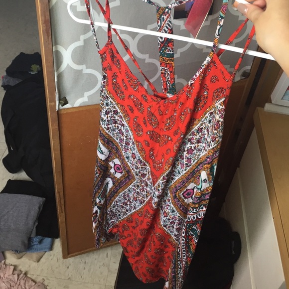 cute dress!