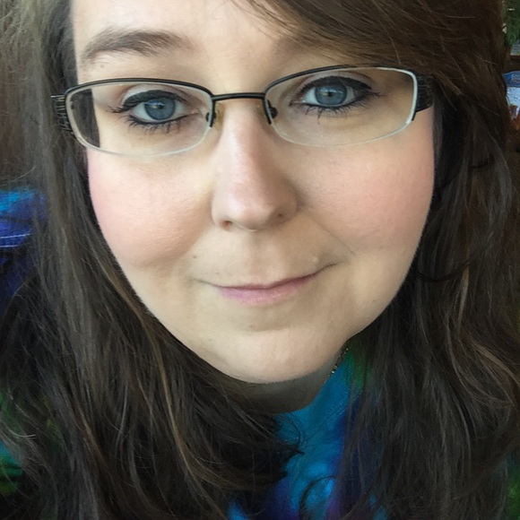 Meet your Posher, Larna - Picture 1 of 1