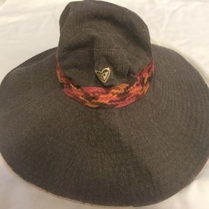Roxy reversible floppy beach hat