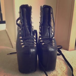 Unif Size 7 Black Hellbounds