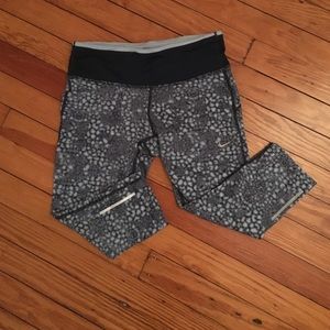 Nike Cropped Leggings