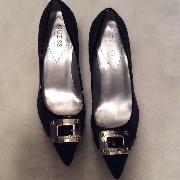 Guess pointed-toe heels ❤️