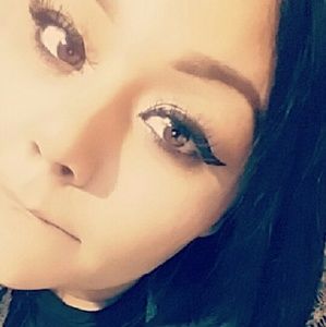 Meet your Posher, Jacquelyne