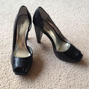 Style&Co black peep toe pump
