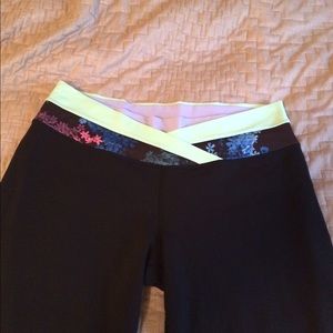 Lululemon athletics cropped yoga pants