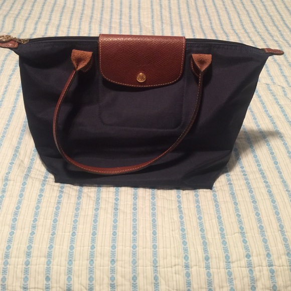 Small navy blue longchamp le pliage