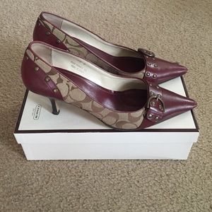 Coach tierney heels